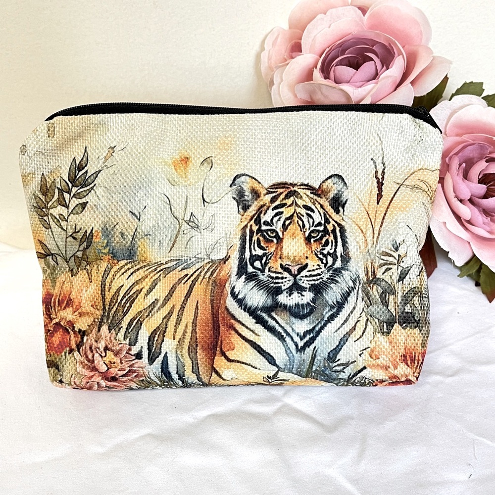 Pouch NIP,  bag w/ tiger print, pic front & back, open interior, 5.5x8.5x1.5”